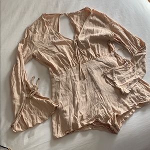 Mini beige romper